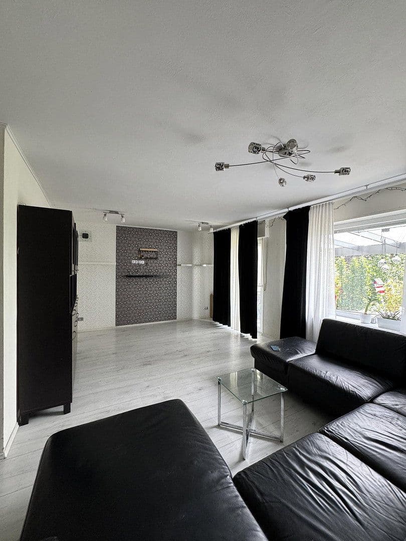 Predaj domu 114 m², pozemok 227 m², Hemsbach, Bádensko-Wurttembersko Predaj domu 114 m², pozemok 227 m², Hemsbach, Bádensko-Wurttembersko