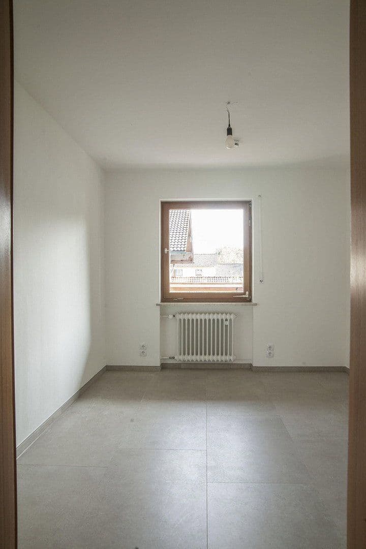 Prenájom bytu 4-izbový 97 m², Bruckmühl, Bavorsko Prenájom bytu 4-izbový 97 m², Bruckmühl, Bavorsko