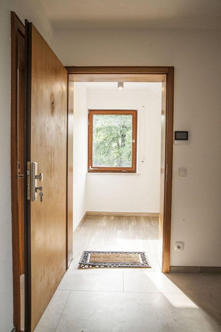 Prenájom bytu 4-izbový 97 m², Bruckmühl, Bavorsko Prenájom bytu 4-izbový 97 m², Bruckmühl, Bavorsko