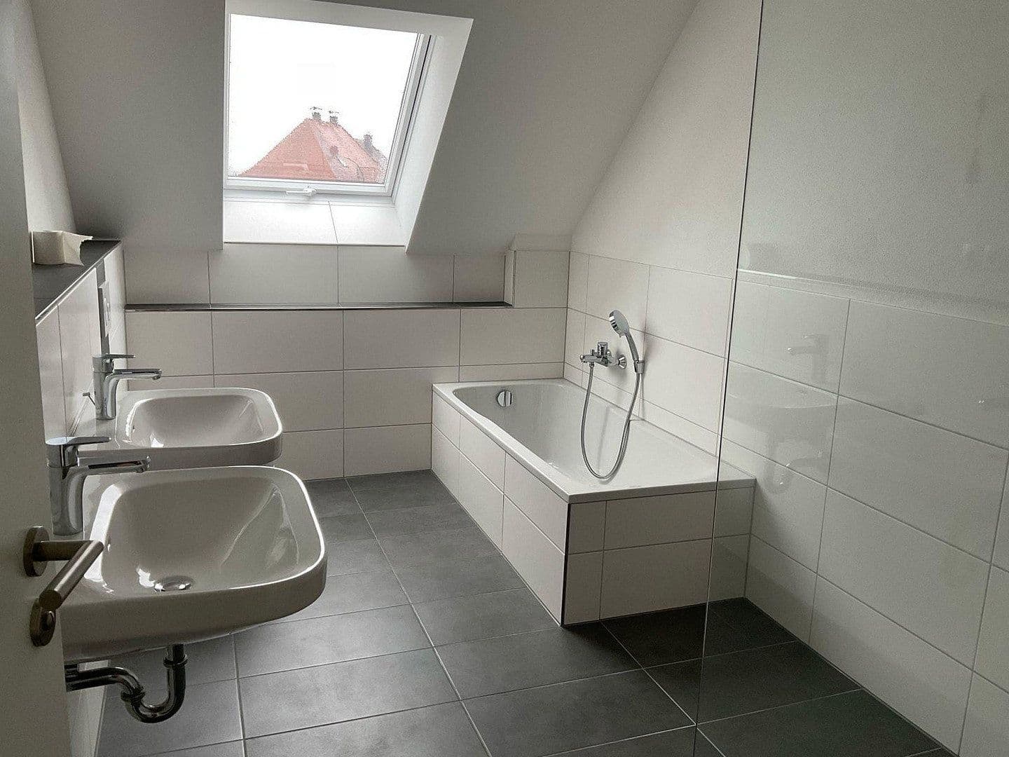 Prenájom domu 203 m², pozemok 280 m², Frensdorf, Bavorsko Prenájom domu 203 m², pozemok 280 m², Frensdorf, Bavorsko