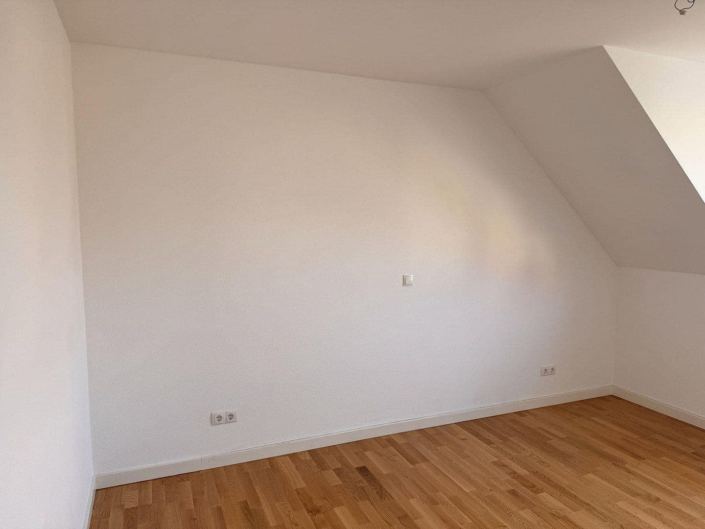 Prenájom domu 203 m², pozemok 280 m², Frensdorf, Bavorsko Prenájom domu 203 m², pozemok 280 m², Frensdorf, Bavorsko