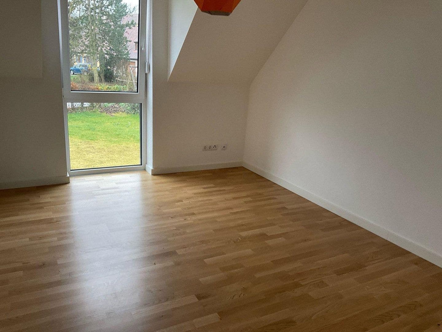 Prenájom domu 203 m², pozemok 280 m², Frensdorf, Bavorsko Prenájom domu 203 m², pozemok 280 m², Frensdorf, Bavorsko