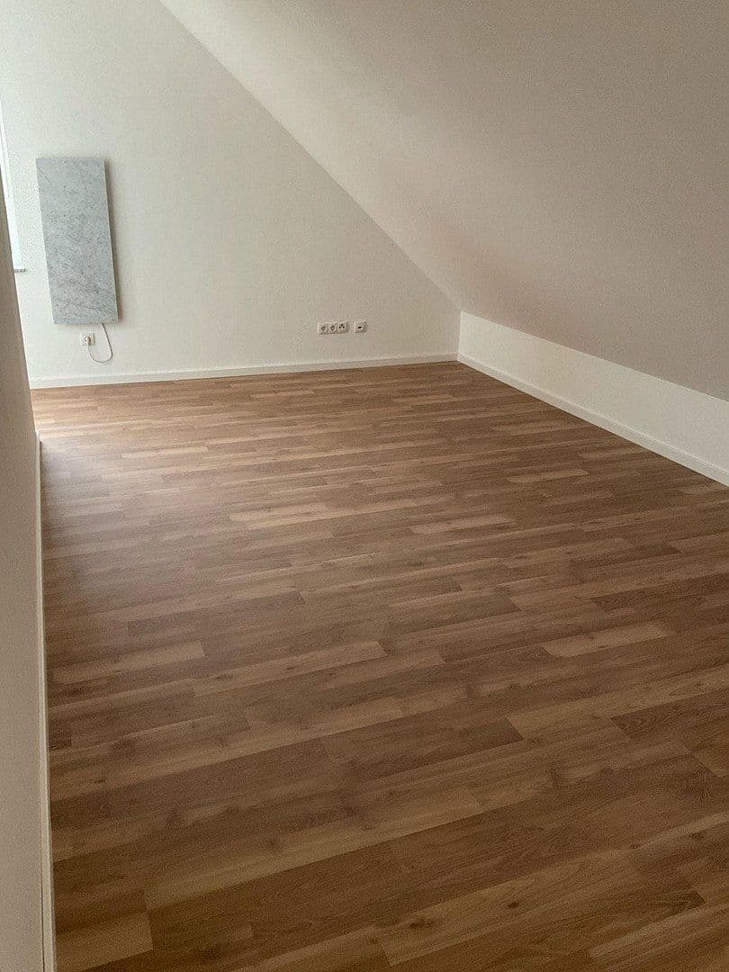 Prenájom domu 203 m², pozemok 280 m², Frensdorf, Bavorsko Prenájom domu 203 m², pozemok 280 m², Frensdorf, Bavorsko