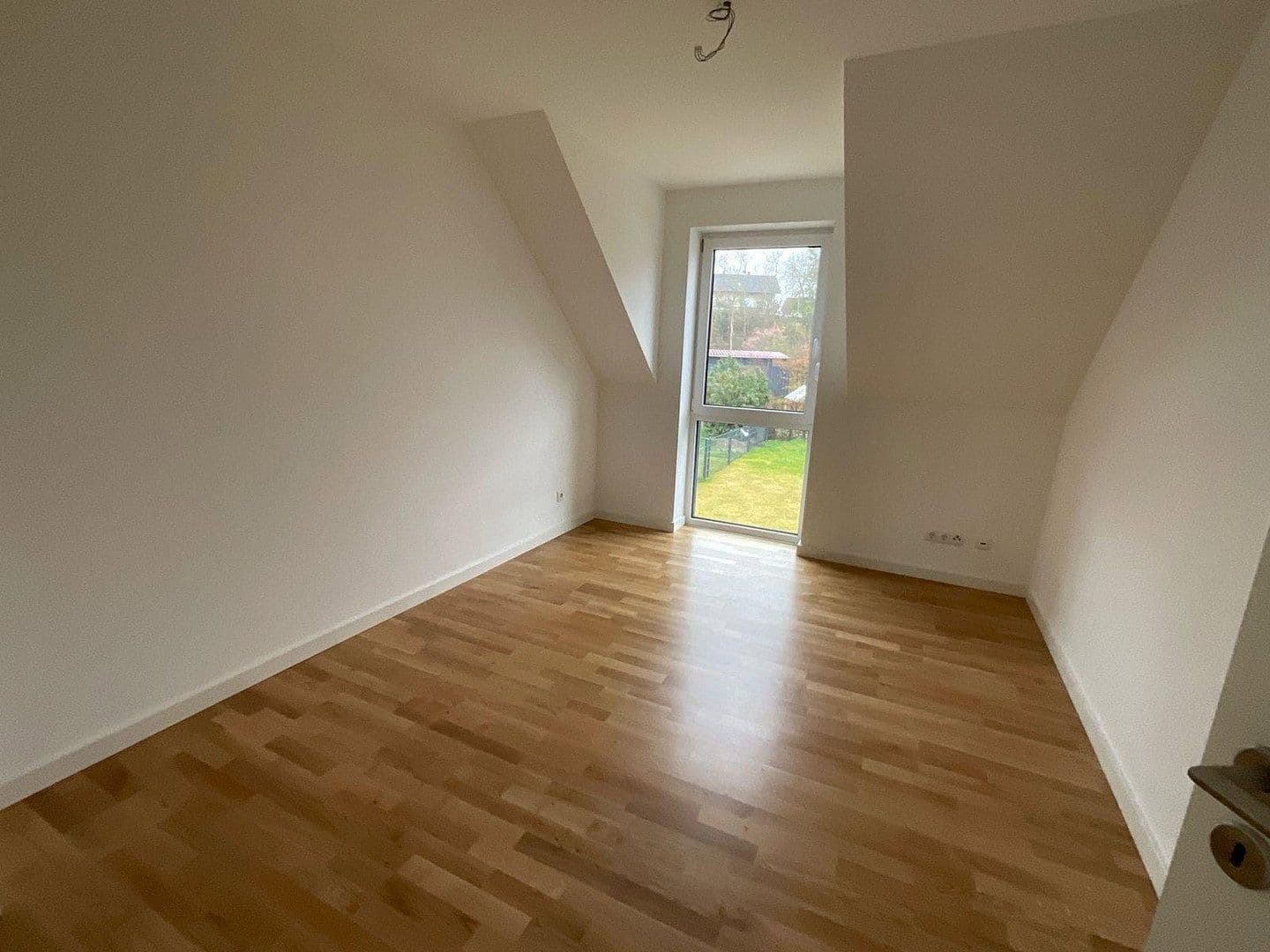 Prenájom domu 203 m², pozemok 280 m², Frensdorf, Bavorsko Prenájom domu 203 m², pozemok 280 m², Frensdorf, Bavorsko