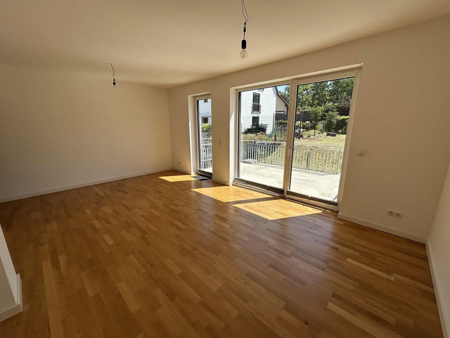 Prenájom domu 203 m², pozemok 280 m², Frensdorf, Bavorsko Prenájom domu 203 m², pozemok 280 m², Frensdorf, Bavorsko