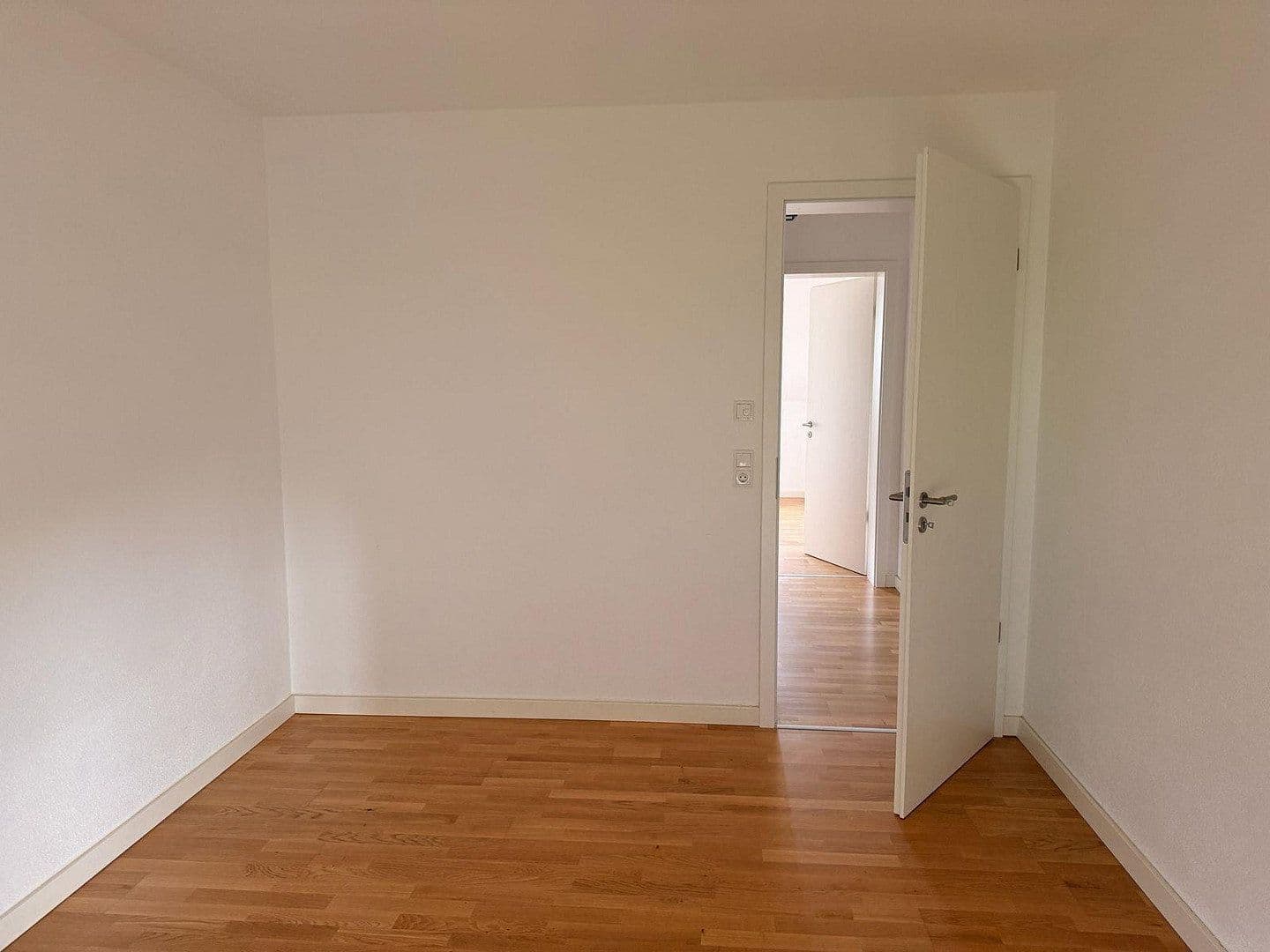 Prenájom domu 203 m², pozemok 280 m², Frensdorf, Bavorsko Prenájom domu 203 m², pozemok 280 m², Frensdorf, Bavorsko