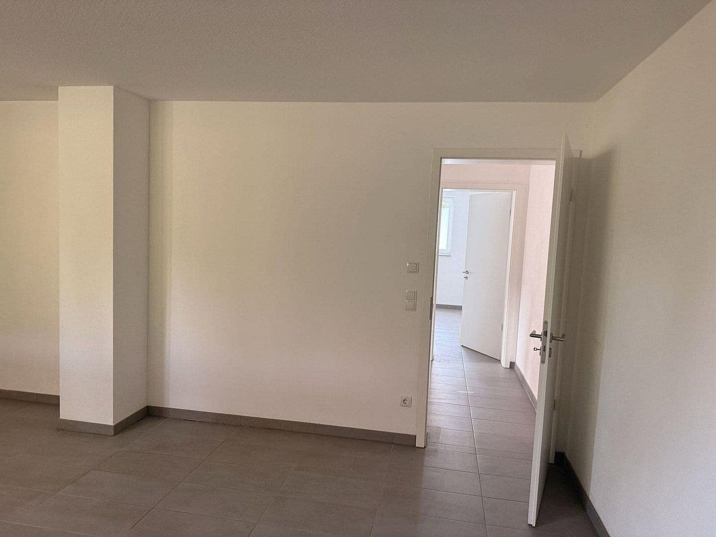 Prenájom domu 203 m², pozemok 280 m², Frensdorf, Bavorsko Prenájom domu 203 m², pozemok 280 m², Frensdorf, Bavorsko