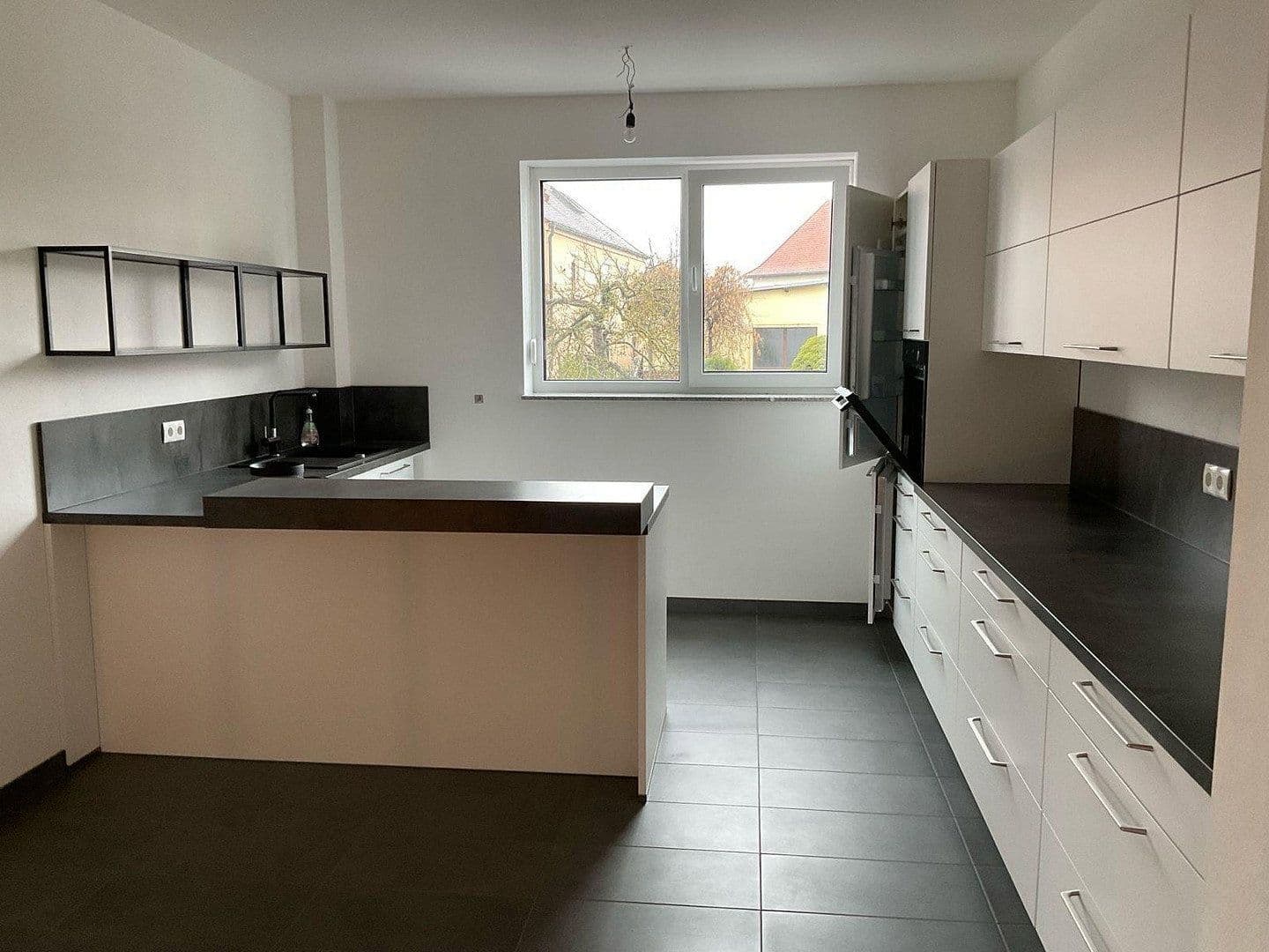 Prenájom domu 203 m², pozemok 280 m², Frensdorf, Bavorsko Prenájom domu 203 m², pozemok 280 m², Frensdorf, Bavorsko