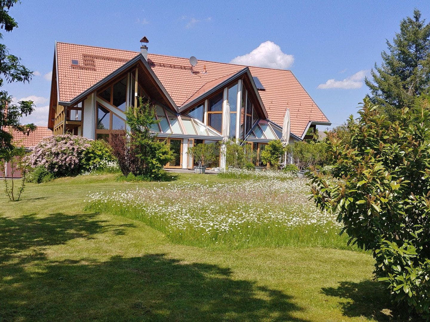 Predaj domu 262 m², pozemok 14.683 m², Rathausstraße 25, Bad Wurzach, Bádensko-Wurttembersko Predaj domu 262 m², pozemok 14.683 m², Rathausstraße 25, Bad Wurzach, Bádensko-Wurttembersko