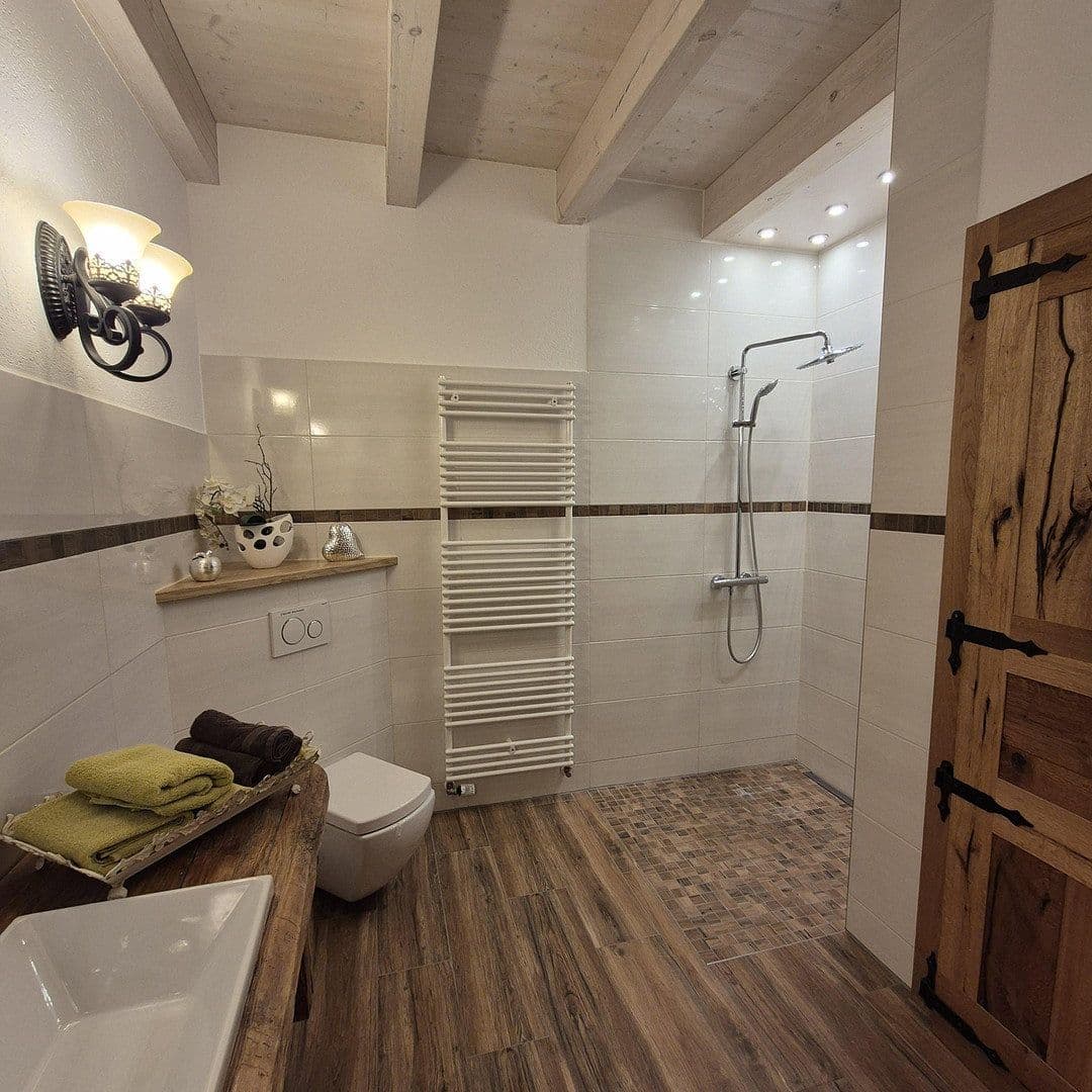 Predaj domu 402 m², pozemok 1.580 m², Neuching, Bavorsko Predaj domu 402 m², pozemok 1.580 m², Neuching, Bavorsko