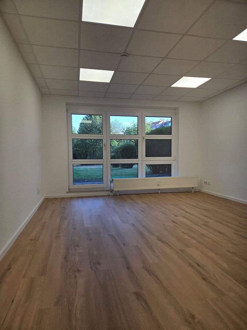 Prenájom bytu 4-izbový 114 m², Höhenstraße 25, Düsseldorf, Severné Porýnie - Westfálsko Prenájom bytu 4-izbový 114 m², Höhenstraße 25, Düsseldorf, Severné Porýnie - Westfálsko