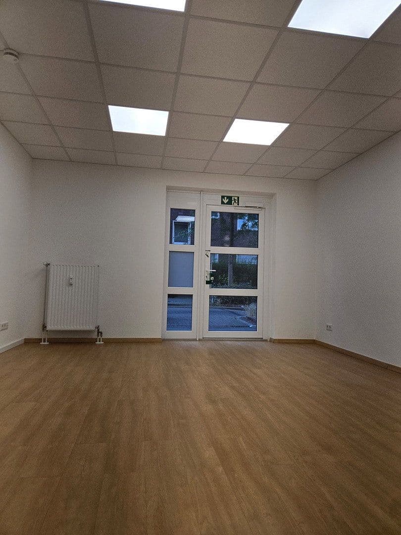 Prenájom bytu 4-izbový 114 m², Höhenstraße 25, Düsseldorf, Severné Porýnie - Westfálsko Prenájom bytu 4-izbový 114 m², Höhenstraße 25, Düsseldorf, Severné Porýnie - Westfálsko