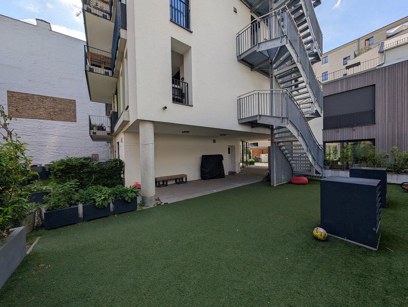 Prenájom domu 151 m², pozemok 151 m², Berlin, Berlín Prenájom domu 151 m², pozemok 151 m², Berlin, Berlín