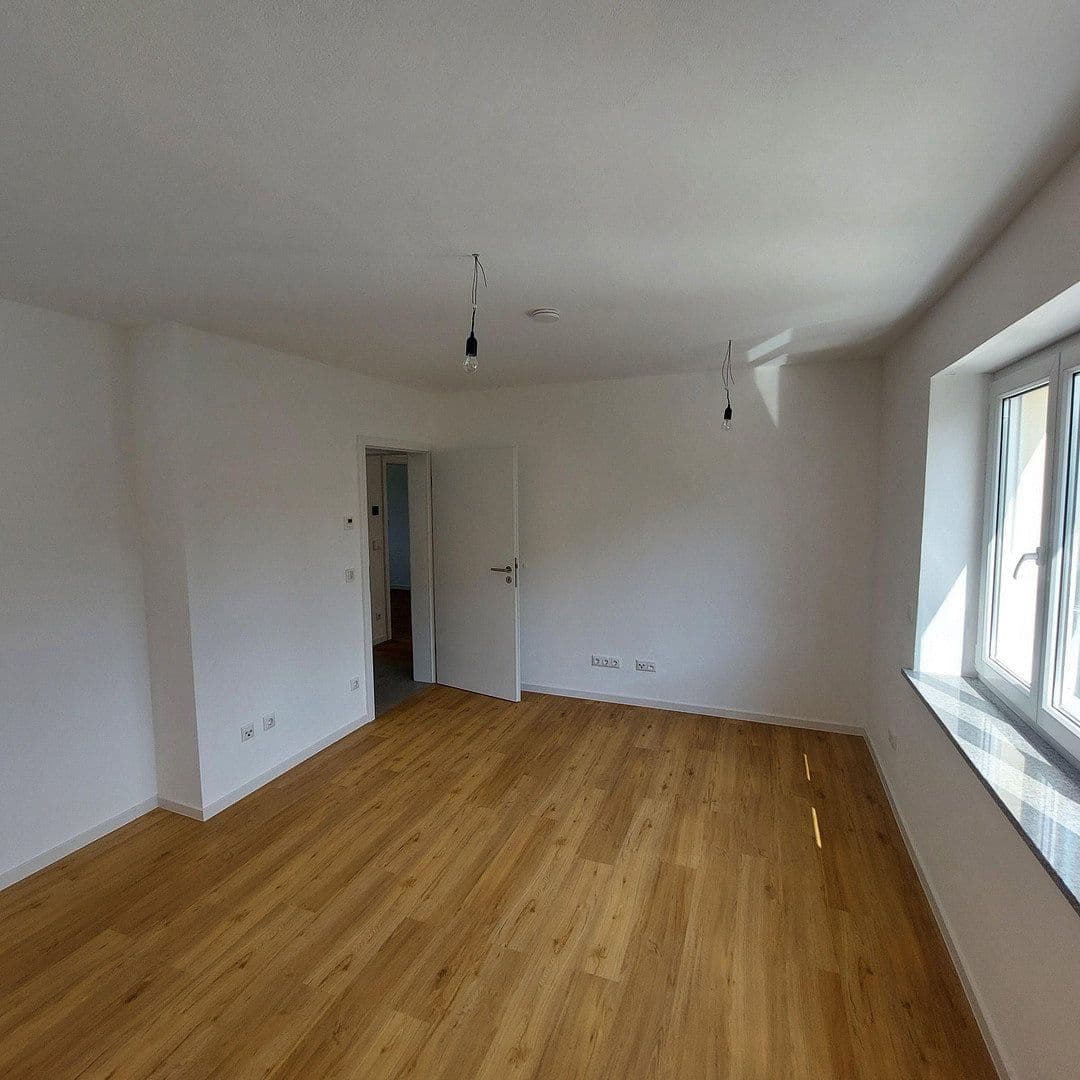 Prenájom bytu 4-izbový 117 m², Hemau, Bavorsko Prenájom bytu 4-izbový 117 m², Hemau, Bavorsko