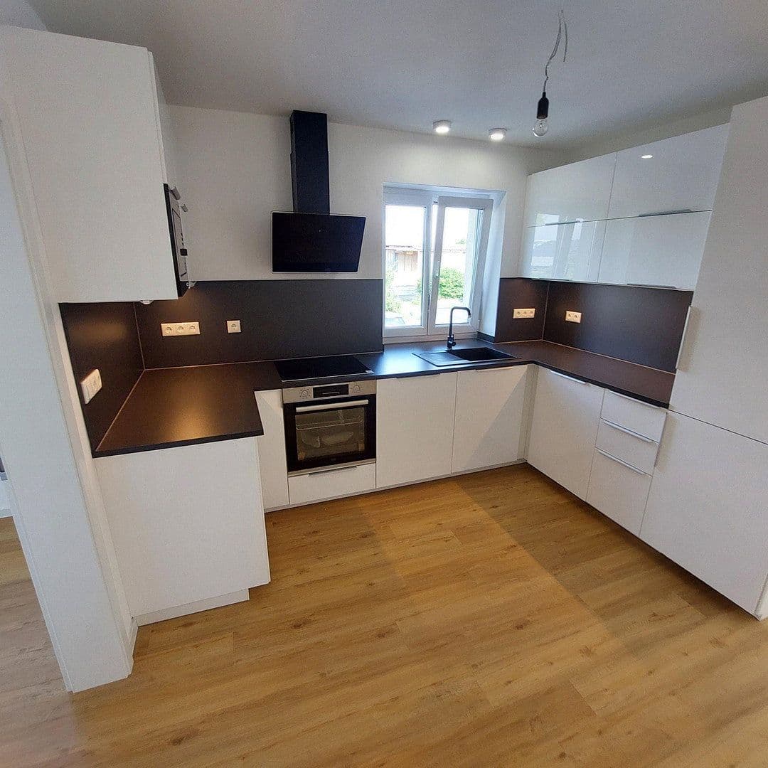 Prenájom bytu 4-izbový 117 m², Hemau, Bavorsko Prenájom bytu 4-izbový 117 m², Hemau, Bavorsko