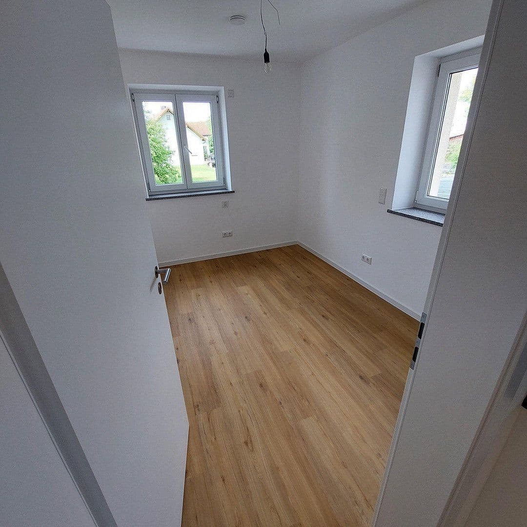 Prenájom bytu 4-izbový 117 m², Hemau, Bavorsko Prenájom bytu 4-izbový 117 m², Hemau, Bavorsko