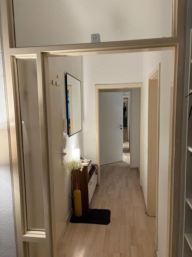 Prenájom bytu 3-izbový 82 m², Jahnstr. 1, Köln, Severné Porýnie - Westfálsko Prenájom bytu 3-izbový 82 m², Jahnstr. 1, Köln, Severné Porýnie - Westfálsko