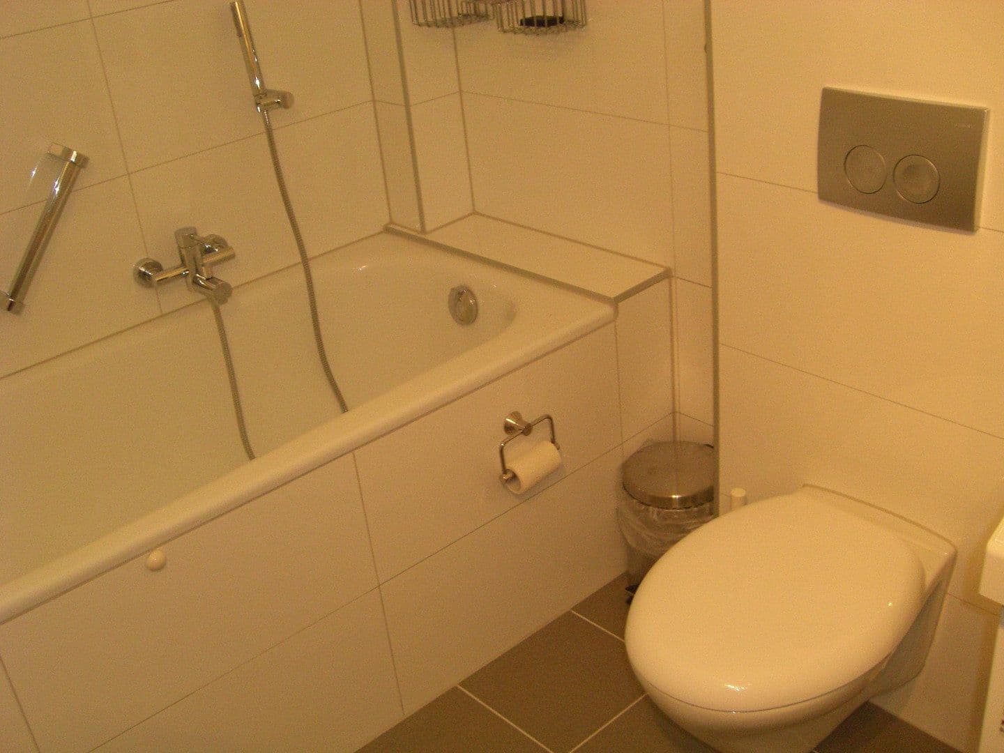 Prenájom bytu 3-izbový 82 m², Jahnstr. 1, Köln, Severné Porýnie - Westfálsko Prenájom bytu 3-izbový 82 m², Jahnstr. 1, Köln, Severné Porýnie - Westfálsko