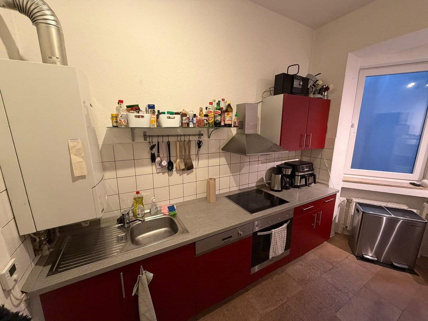 Prenájom bytu 3-izbový 82 m², Jahnstr. 1, Köln, Severné Porýnie - Westfálsko Prenájom bytu 3-izbový 82 m², Jahnstr. 1, Köln, Severné Porýnie - Westfálsko