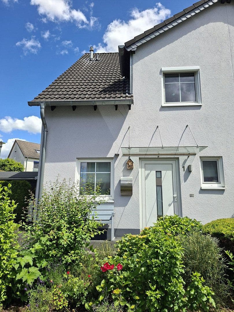 Predaj domu 120 m², pozemok 396 m², Hennef (Sieg), Severné Porýnie - Westfálsko Predaj domu 120 m², pozemok 396 m², Hennef (Sieg), Severné Porýnie - Westfálsko