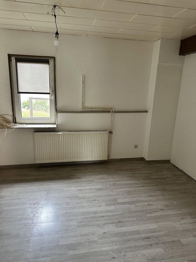 Prenájom bytu 4-izbový 115 m², Delligsen, Dolné Sasko Prenájom bytu 4-izbový 115 m², Delligsen, Dolné Sasko