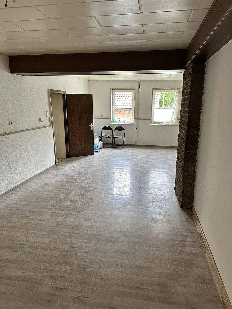 Prenájom bytu 4-izbový 115 m², Delligsen, Dolné Sasko Prenájom bytu 4-izbový 115 m², Delligsen, Dolné Sasko