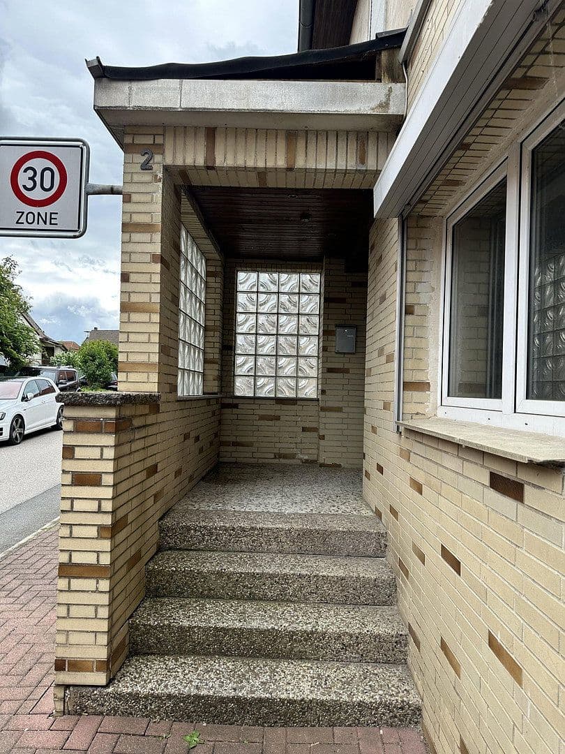 Prenájom bytu 4-izbový 115 m², Delligsen, Dolné Sasko Prenájom bytu 4-izbový 115 m², Delligsen, Dolné Sasko