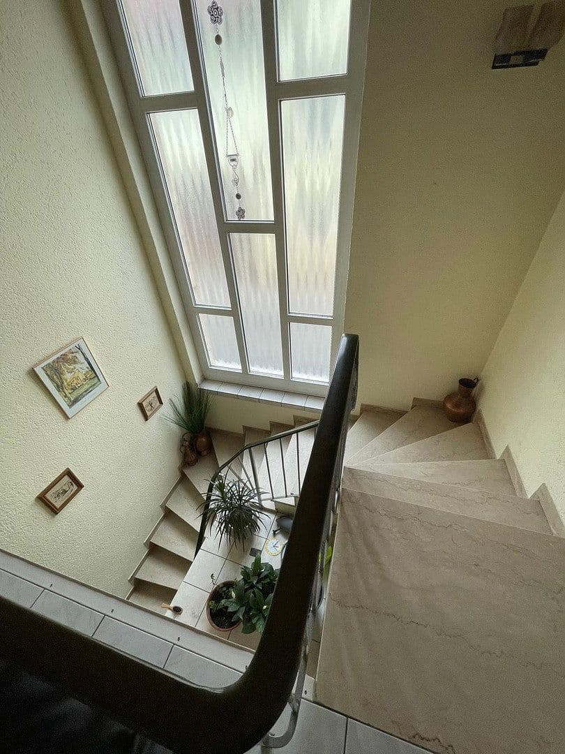Prenájom bytu 4-izbový 137 m², Sprendlinger Strasse 5, Pfaffen-Schwabenheim, Porýnie-Falcko Prenájom bytu 4-izbový 137 m², Sprendlinger Strasse 5, Pfaffen-Schwabenheim, Porýnie-Falcko