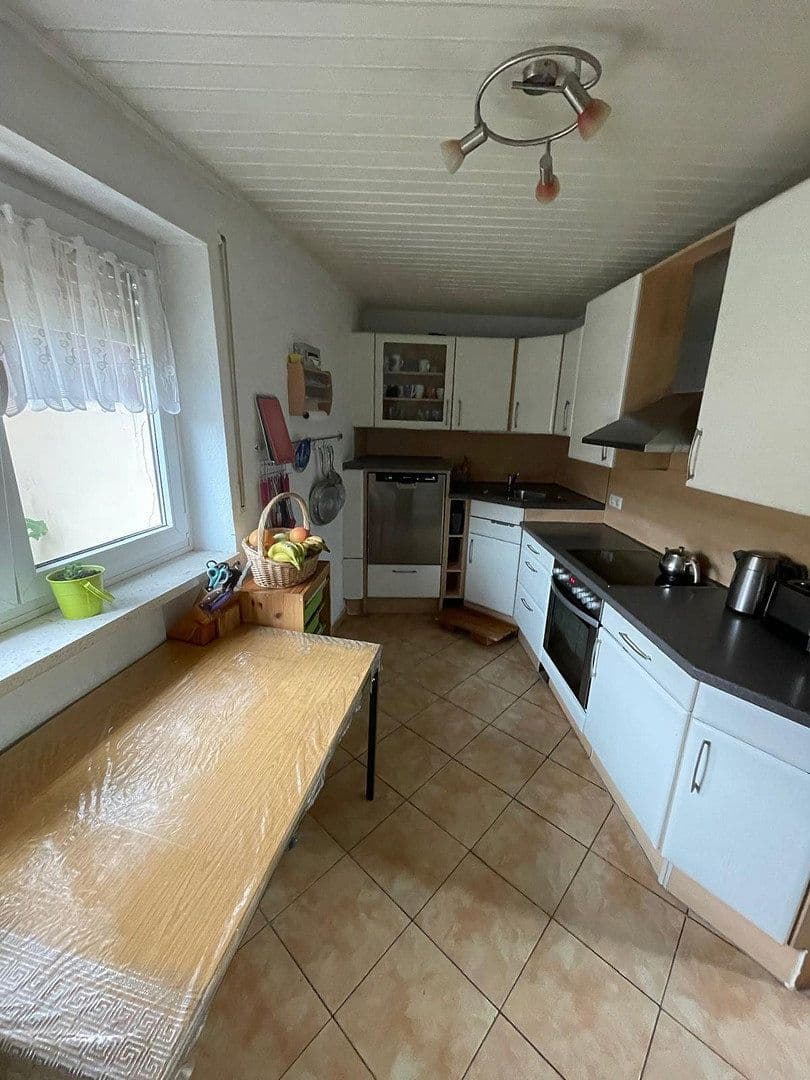 Prenájom bytu 4-izbový 137 m², Sprendlinger Strasse 5, Pfaffen-Schwabenheim, Porýnie-Falcko Prenájom bytu 4-izbový 137 m², Sprendlinger Strasse 5, Pfaffen-Schwabenheim, Porýnie-Falcko