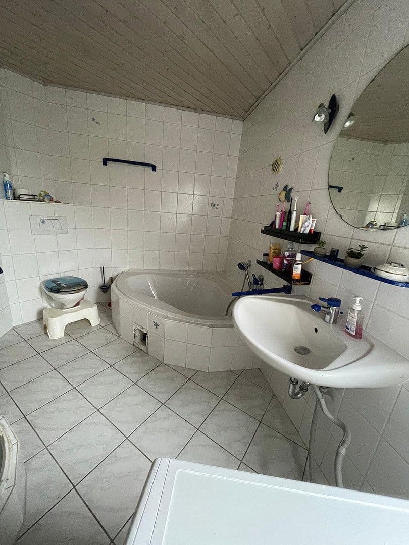 Prenájom bytu 4-izbový 137 m², Sprendlinger Strasse 5, Pfaffen-Schwabenheim, Porýnie-Falcko Prenájom bytu 4-izbový 137 m², Sprendlinger Strasse 5, Pfaffen-Schwabenheim, Porýnie-Falcko