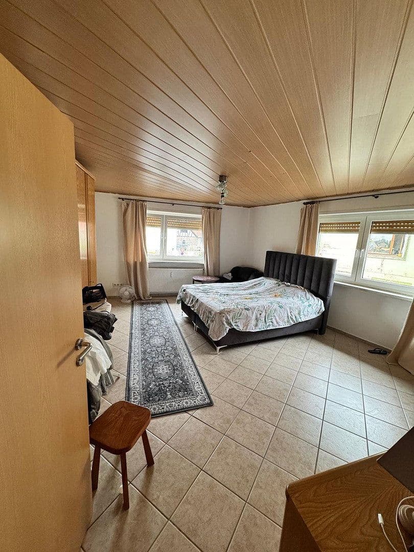 Prenájom bytu 4-izbový 137 m², Sprendlinger Strasse 5, Pfaffen-Schwabenheim, Porýnie-Falcko Prenájom bytu 4-izbový 137 m², Sprendlinger Strasse 5, Pfaffen-Schwabenheim, Porýnie-Falcko