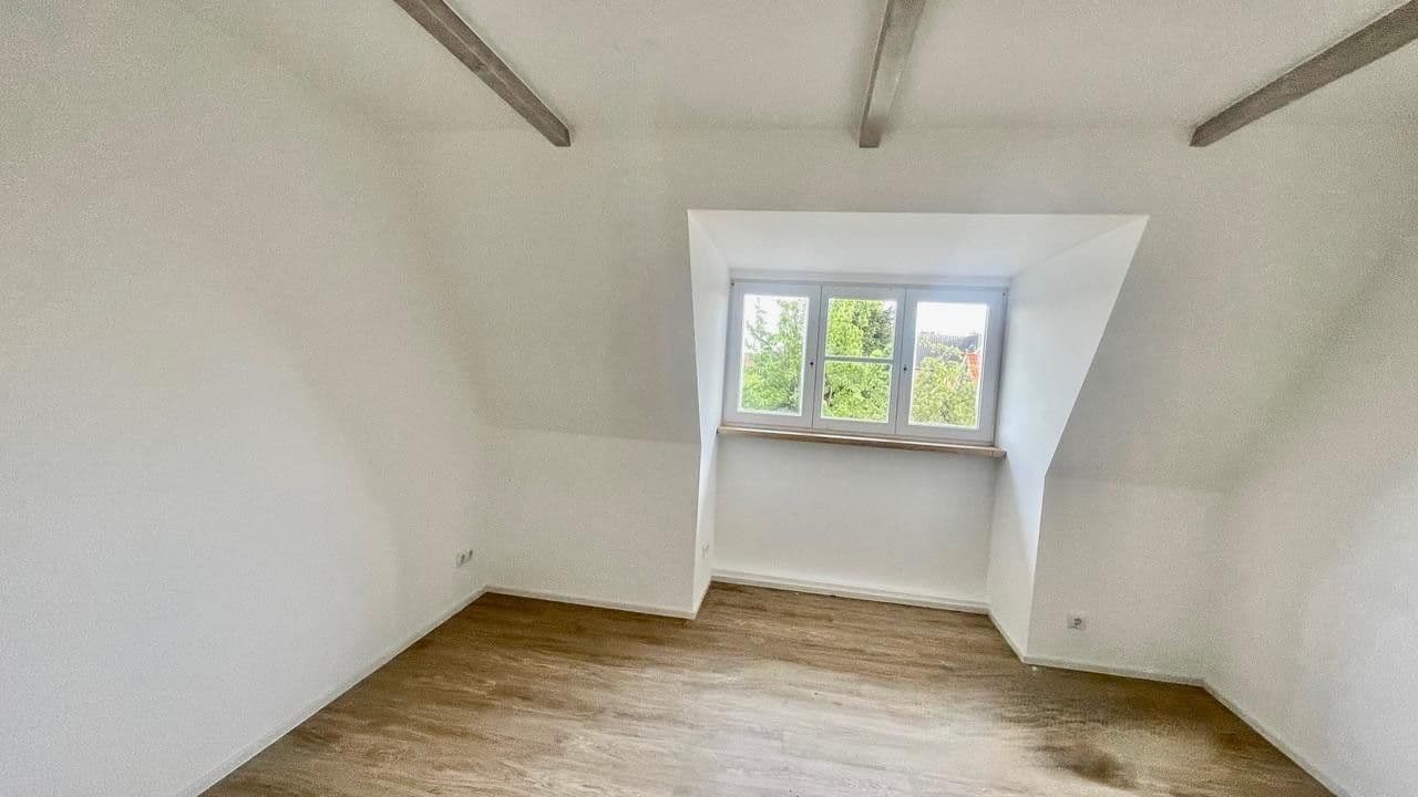 Prenájom bytu 4-izbový 124 m², Hollernstr. 109, Hollern-Twielenfleth, Dolné Sasko Prenájom bytu 4-izbový 124 m², Hollernstr. 109, Hollern-Twielenfleth, Dolné Sasko
