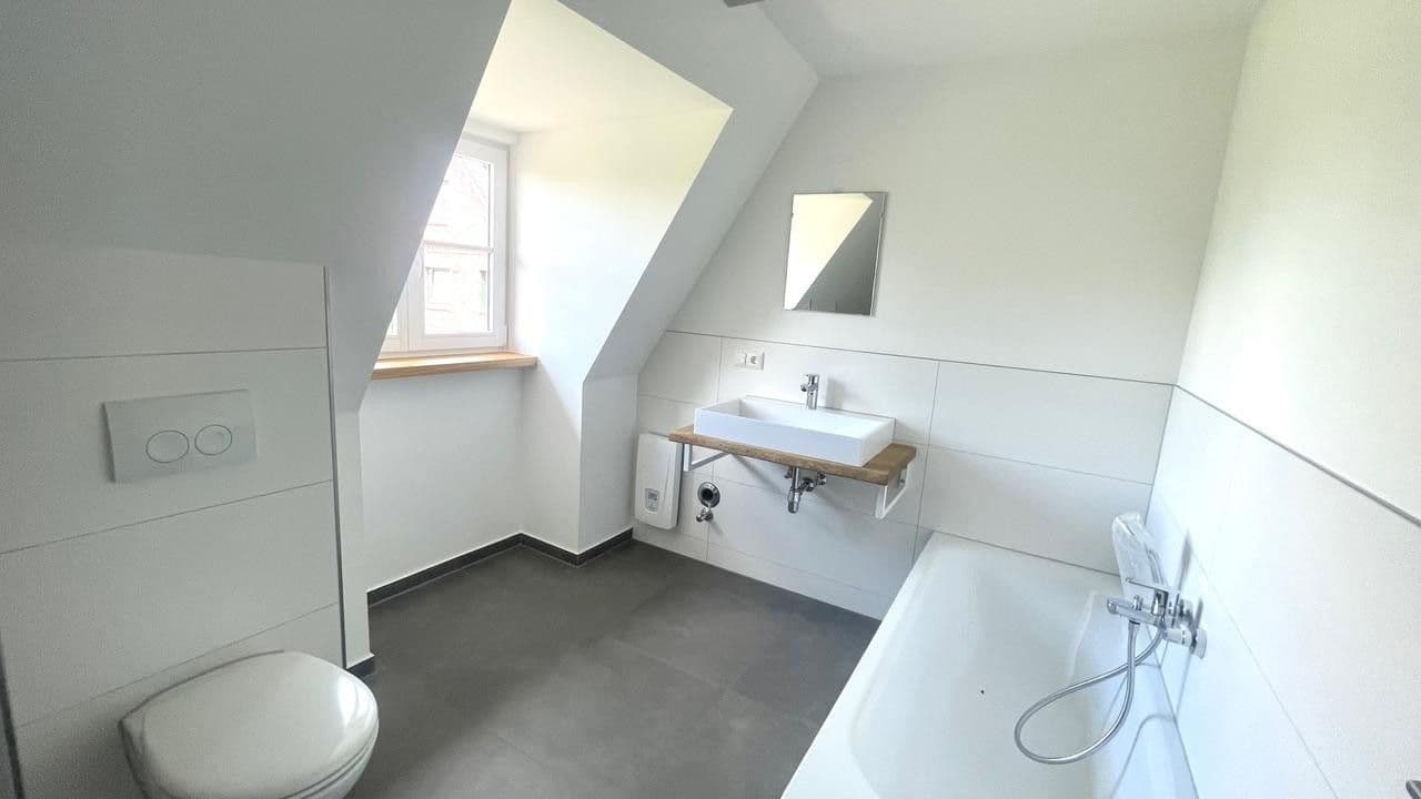 Prenájom bytu 4-izbový 124 m², Hollernstr. 109, Hollern-Twielenfleth, Dolné Sasko Prenájom bytu 4-izbový 124 m², Hollernstr. 109, Hollern-Twielenfleth, Dolné Sasko