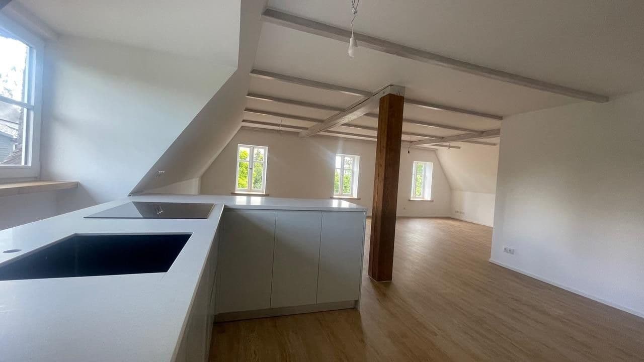 Prenájom bytu 4-izbový 124 m², Hollernstr. 109, Hollern-Twielenfleth, Dolné Sasko Prenájom bytu 4-izbový 124 m², Hollernstr. 109, Hollern-Twielenfleth, Dolné Sasko