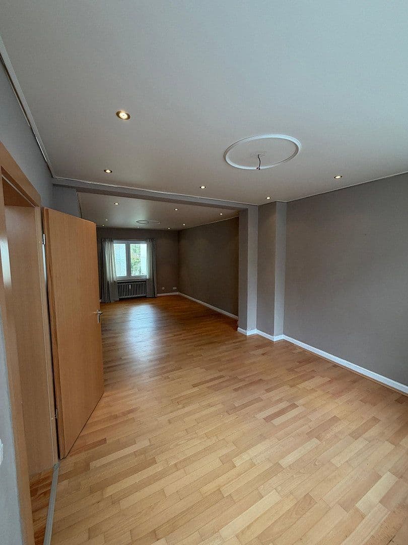 Predaj domu 263 m², pozemok 911 m², Heißener Straße 90, Mülheim an der Ruhr, Severné Porýnie - Westfálsko Predaj domu 263 m², pozemok 911 m², Heißener Straße 90, Mülheim an der Ruhr, Severné Porýnie - Westfálsko