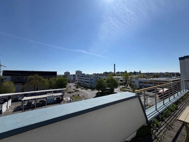 Prenájom kancelárie 246 m², Berner Str. 71, Frankfurt - Nieder-Eschbach, Hesensko Prenájom kancelárie 246 m², Berner Str. 71, Frankfurt - Nieder-Eschbach, Hesensko