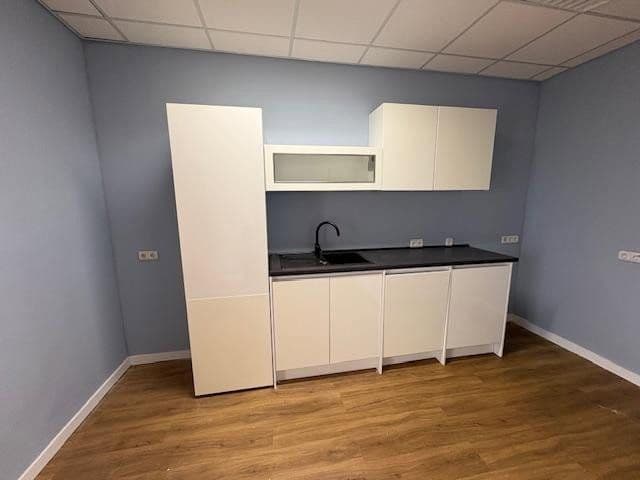 Prenájom kancelárie 246 m², Berner Str. 71, Frankfurt - Nieder-Eschbach, Hesensko Prenájom kancelárie 246 m², Berner Str. 71, Frankfurt - Nieder-Eschbach, Hesensko