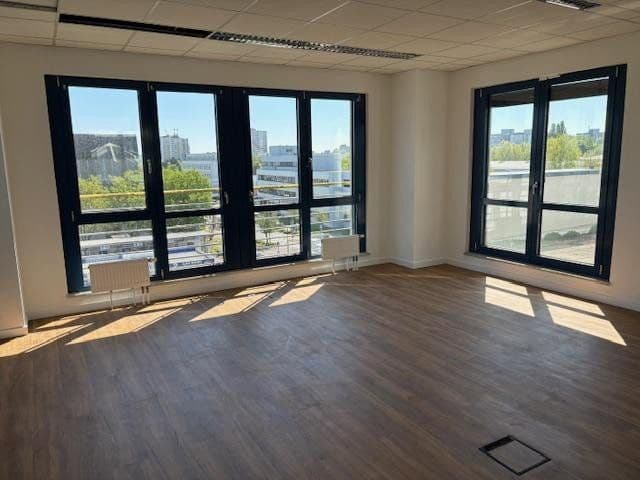Prenájom kancelárie 246 m², Berner Str. 71, Frankfurt - Nieder-Eschbach, Hesensko Prenájom kancelárie 246 m², Berner Str. 71, Frankfurt - Nieder-Eschbach, Hesensko