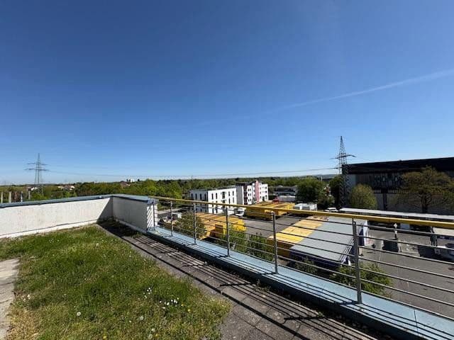 Prenájom kancelárie 246 m², Berner Str. 71, Frankfurt - Nieder-Eschbach, Hesensko Prenájom kancelárie 246 m², Berner Str. 71, Frankfurt - Nieder-Eschbach, Hesensko