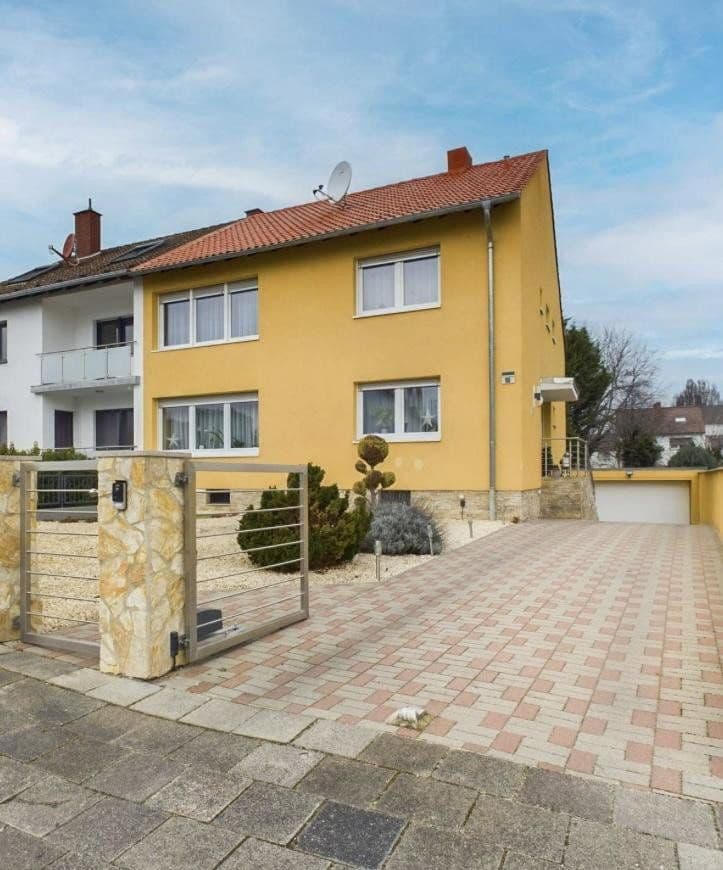 Predaj domu 186 m², pozemok 579 m², Horst-Schork-Str. 93, Ludwigshafen, Porýnie-Falcko Predaj domu 186 m², pozemok 579 m², Horst-Schork-Str. 93, Ludwigshafen, Porýnie-Falcko