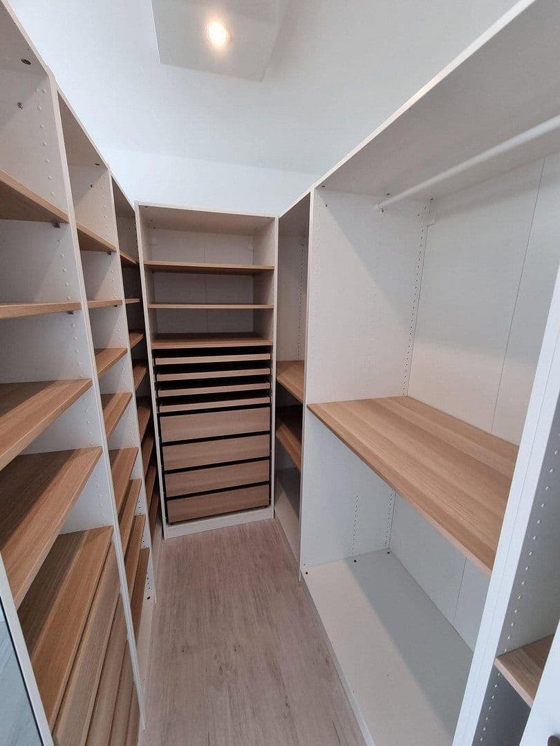 Prenájom bytu 2-izbový 70 m², Leonberg, Bádensko-Wurttembersko Prenájom bytu 2-izbový 70 m², Leonberg, Bádensko-Wurttembersko