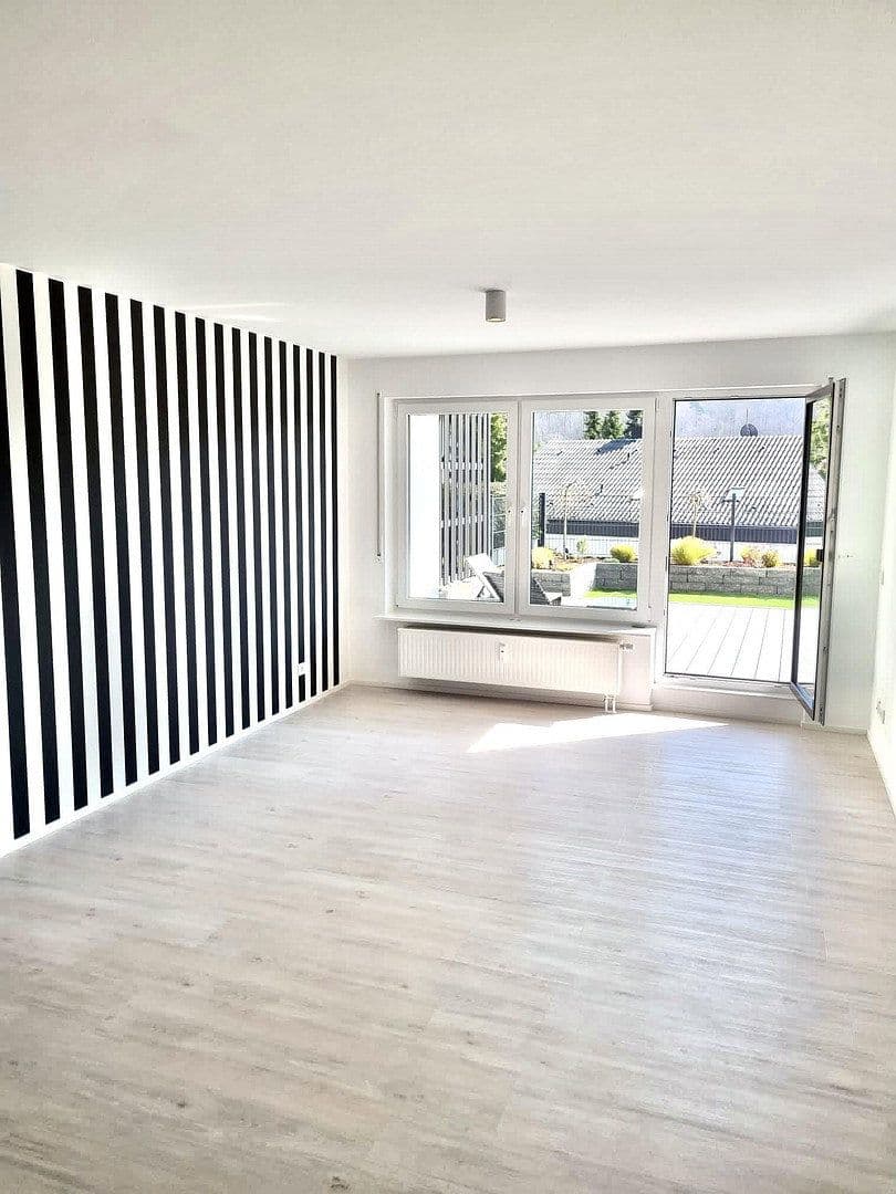 Prenájom bytu 2-izbový 70 m², Leonberg, Bádensko-Wurttembersko Prenájom bytu 2-izbový 70 m², Leonberg, Bádensko-Wurttembersko