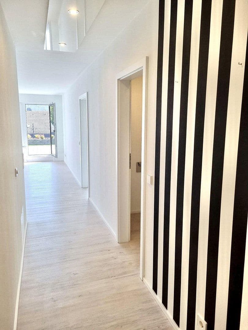 Prenájom bytu 2-izbový 70 m², Leonberg, Bádensko-Wurttembersko Prenájom bytu 2-izbový 70 m², Leonberg, Bádensko-Wurttembersko