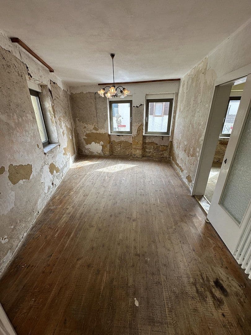 Predaj domu 214 m², pozemok 373 m², Dagobertstr 4, Frankweiler, Porýnie-Falcko Predaj domu 214 m², pozemok 373 m², Dagobertstr 4, Frankweiler, Porýnie-Falcko