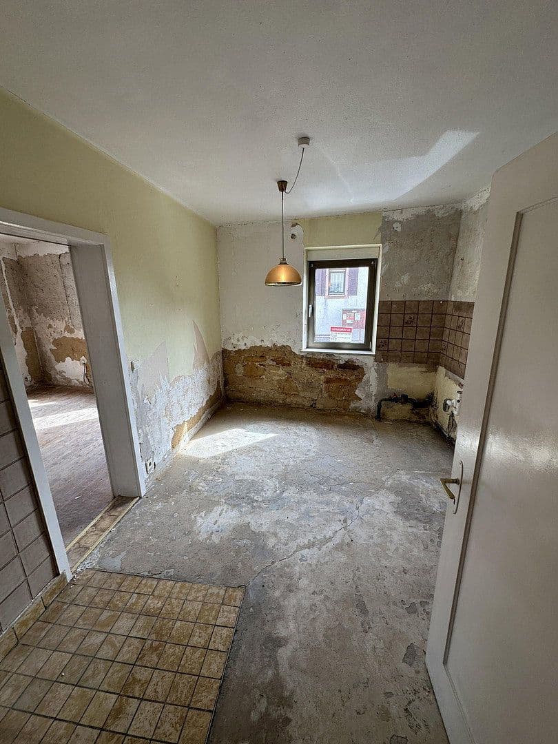 Predaj domu 214 m², pozemok 373 m², Dagobertstr 4, Frankweiler, Porýnie-Falcko Predaj domu 214 m², pozemok 373 m², Dagobertstr 4, Frankweiler, Porýnie-Falcko