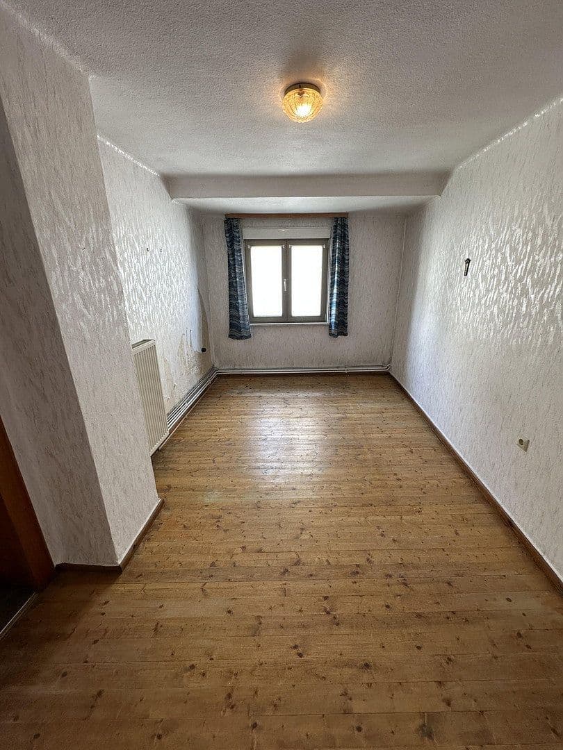 Predaj domu 214 m², pozemok 373 m², Dagobertstr 4, Frankweiler, Porýnie-Falcko Predaj domu 214 m², pozemok 373 m², Dagobertstr 4, Frankweiler, Porýnie-Falcko