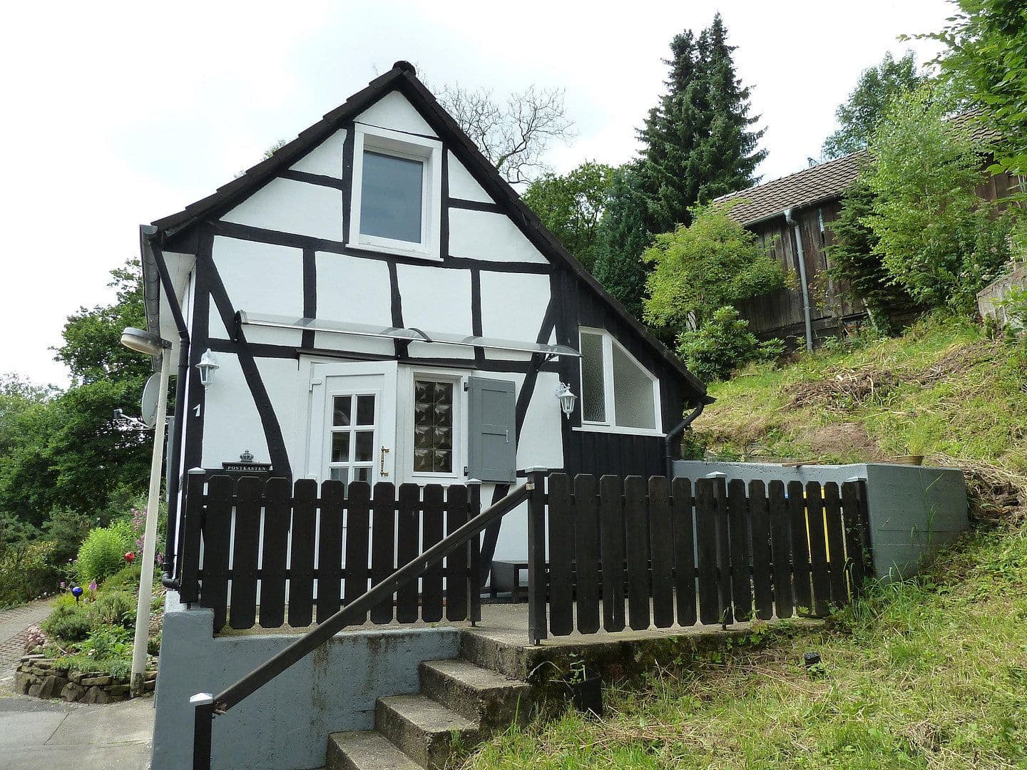 Prenájom domu 40 m², pozemok 430 m², Solingen, Severné Porýnie - Westfálsko Prenájom domu 40 m², pozemok 430 m², Solingen, Severné Porýnie - Westfálsko