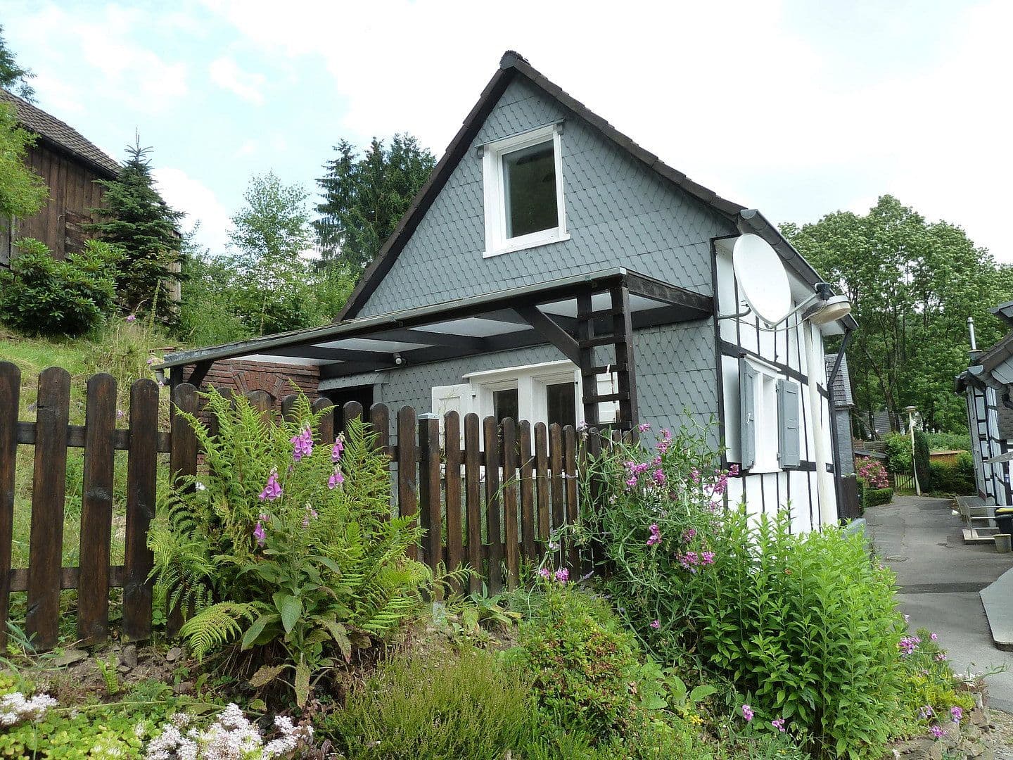 Prenájom domu 40 m², pozemok 430 m², Solingen, Severné Porýnie - Westfálsko Prenájom domu 40 m², pozemok 430 m², Solingen, Severné Porýnie - Westfálsko