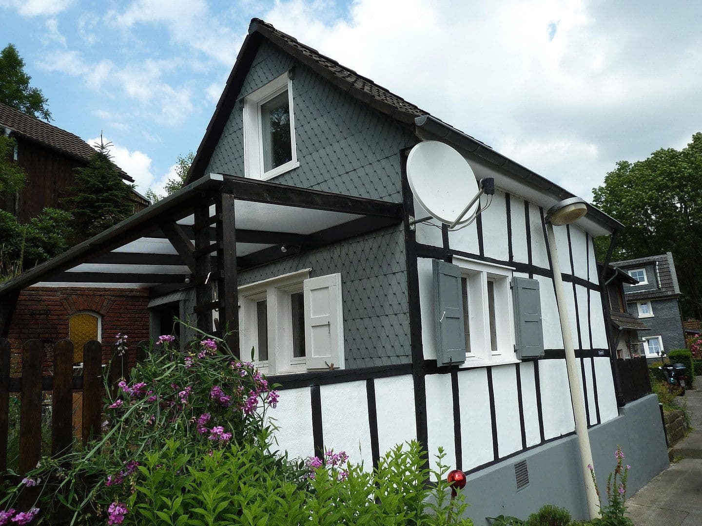 Prenájom domu 40 m², pozemok 430 m², Solingen, Severné Porýnie - Westfálsko Prenájom domu 40 m², pozemok 430 m², Solingen, Severné Porýnie - Westfálsko