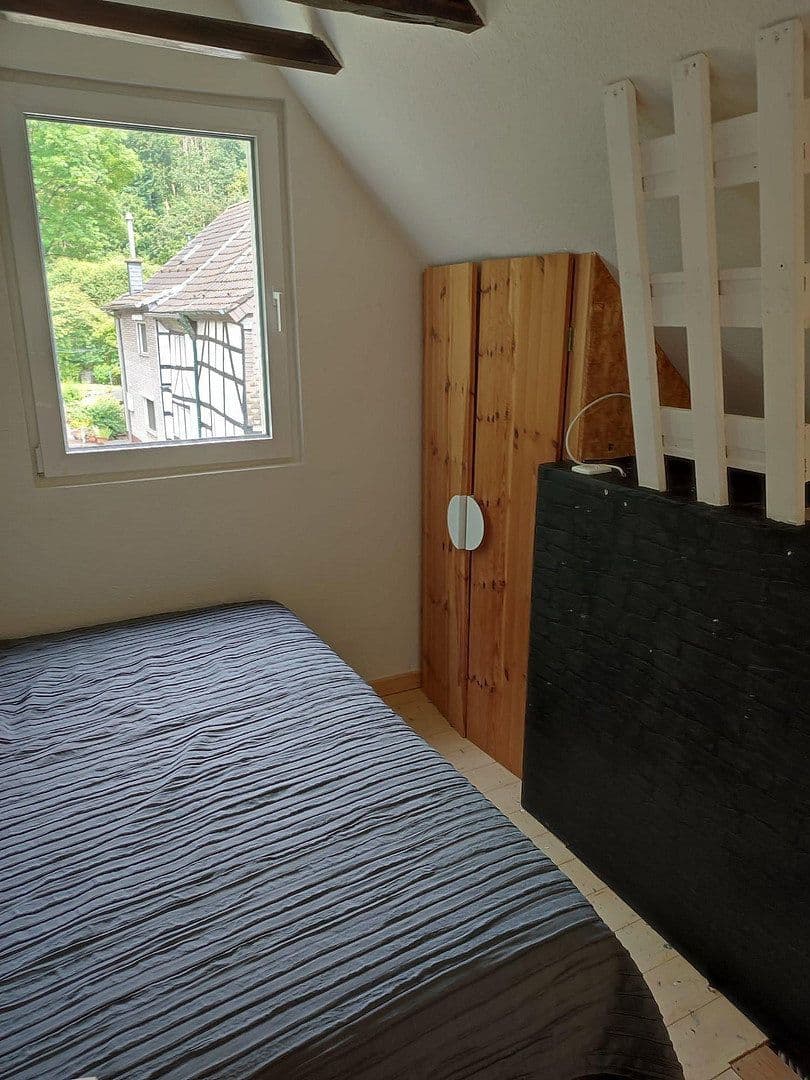 Prenájom domu 40 m², pozemok 430 m², Solingen, Severné Porýnie - Westfálsko Prenájom domu 40 m², pozemok 430 m², Solingen, Severné Porýnie - Westfálsko